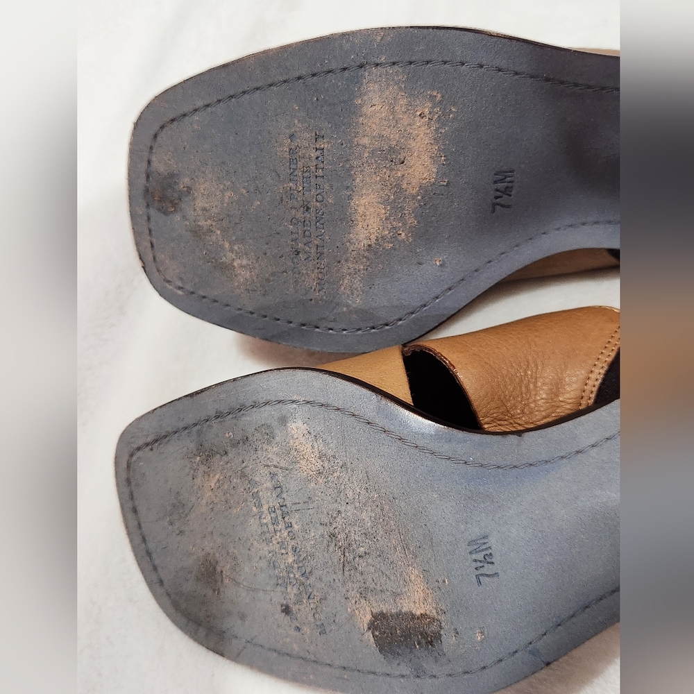 Donald J Pliner Vicky Camel Nappa Leather Slide-In Sandals, Size 7.5 - Picture 10 of 11